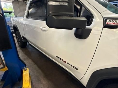 Used 2024 GMC Sierra 2500 AT4 w/ AT4 Premium Plus Package AWD/4WD image 7