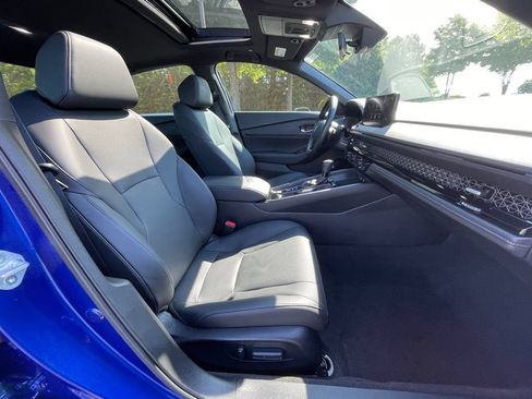 Used 2025 Honda Accord Sport image 32