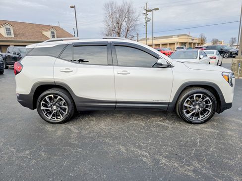 Used 2022 GMC Terrain SLT w/ Infotainment Package II image 12