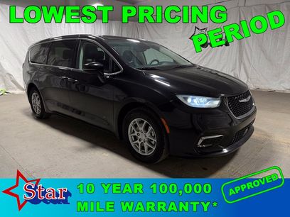 Used 2024 Chrysler Pacifica Touring-L