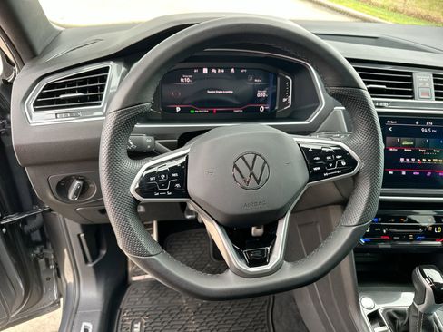 Used 2024 Volkswagen Tiguan SEL R-Line image 26