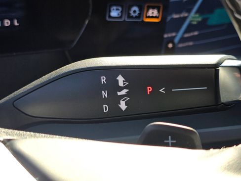 Used 2024 Chevrolet Traverse LT image 34