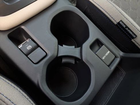 Certified 2025 Subaru Forester w/ Convenience Package #2 image 37