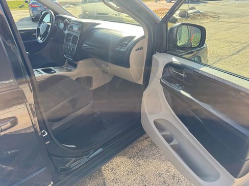 Used 2012 Dodge Grand Caravan SXT w/ Security Group FWD image 12