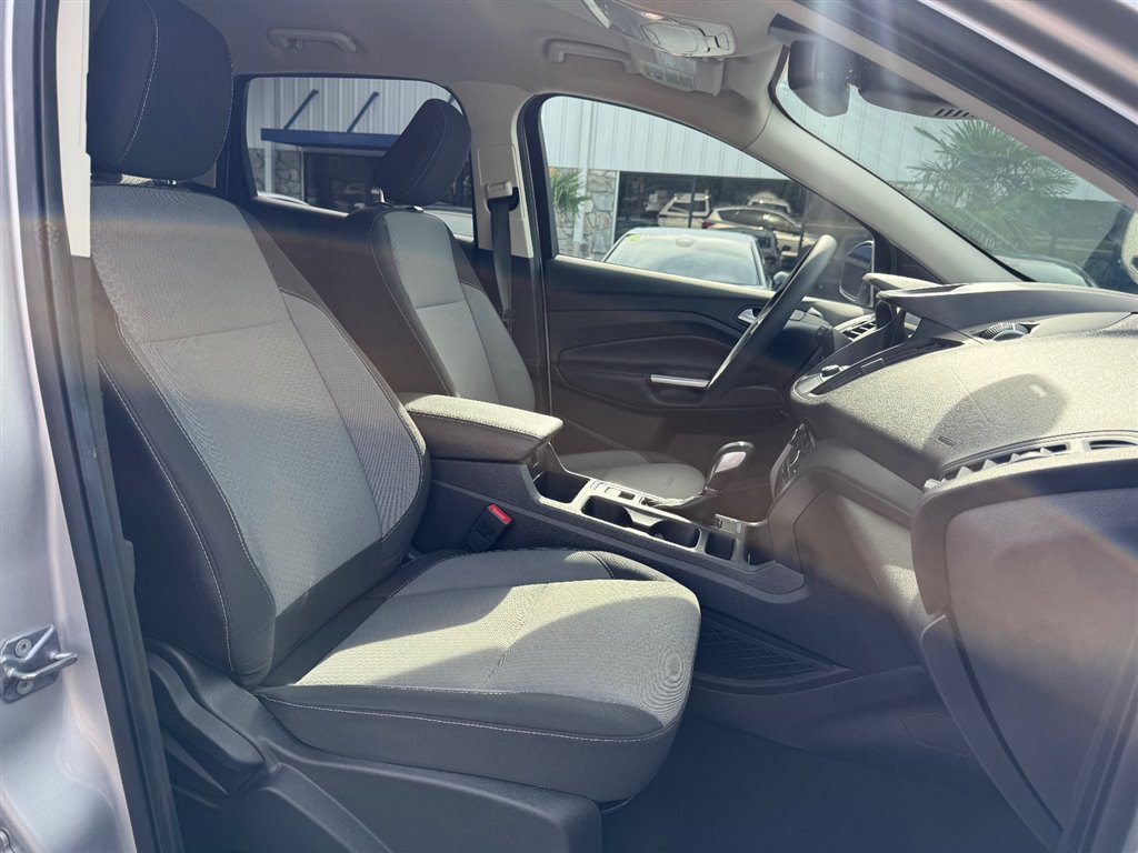 Used 2019 Ford Escape SE FWD image 19