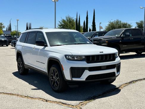 New 2026 Jeep Grand Cherokee L 2WD image 10