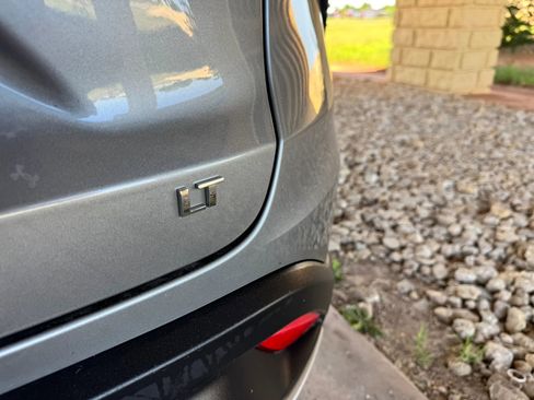 Used 2024 Chevrolet Trax LT FWD image 20