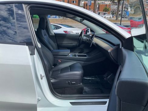 Used 2021 Tesla Model Y Long Range image 64