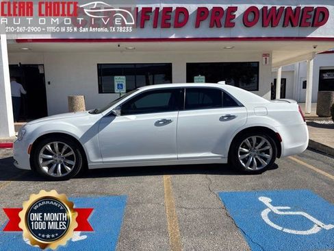 Used 2018 Chrysler 300 Limited image 1
