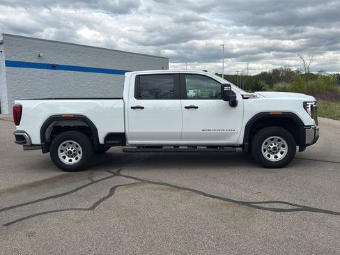 Used 2024 GMC Sierra 2500 Pro AWD/4WD image 6