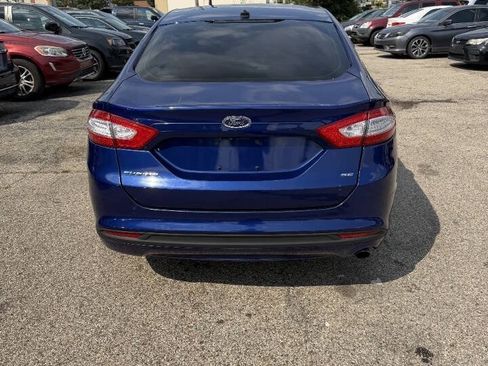 Used 2015 Ford Fusion SE FWD image 3