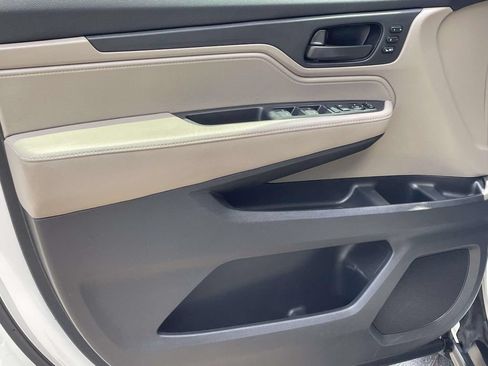 Used 2019 Honda Odyssey EX-L image 16