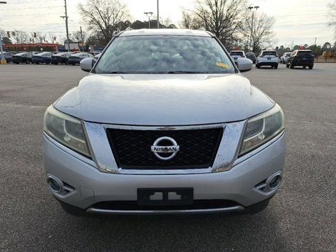 Used 2016 Nissan Pathfinder SV w/ SV Cold Weather Package image 3