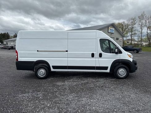 Used 2025 RAM ProMaster 3500 w/ Convenience Group image 9