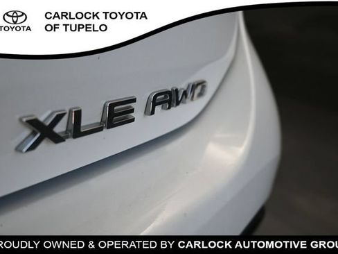 Used 2023 Toyota Highlander XLE AWD/4WD image 14