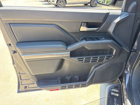 Used 2025 Toyota Tacoma TRD Sport AWD/4WD image 16