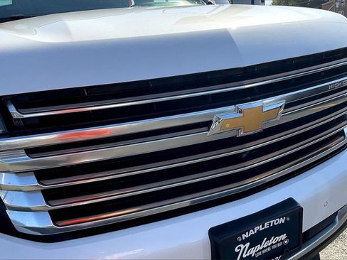 Used 2022 Chevrolet Suburban High Country w/ LPO, Illumination Package image 31