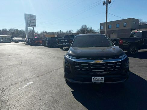 Used 2025 Chevrolet Equinox LT AWD/4WD image 3