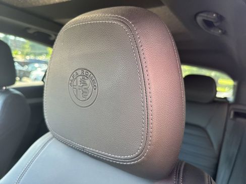 Used 2023 Alfa Romeo Stelvio Veloce AWD/4WD image 33