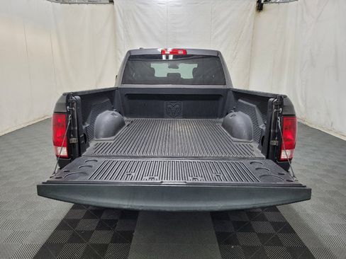 Used 2016 RAM 1500 Express RWD image 29