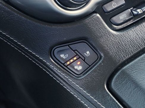 Used 2018 Chevrolet Suburban Premier image 26