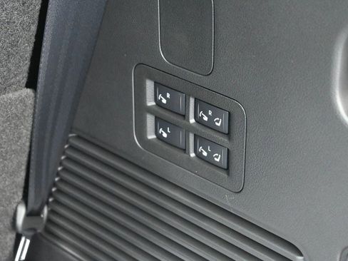 New 2025 Nissan Armada SL w/ Captain's Chari Seat Package image 27