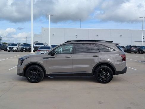 Used 2024 Kia Sorento SX AWD/4WD image 3