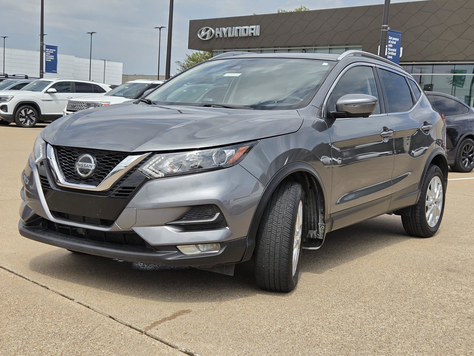 Used 2022 Nissan Rogue Sport SV w/ Technology Package FWD image 2