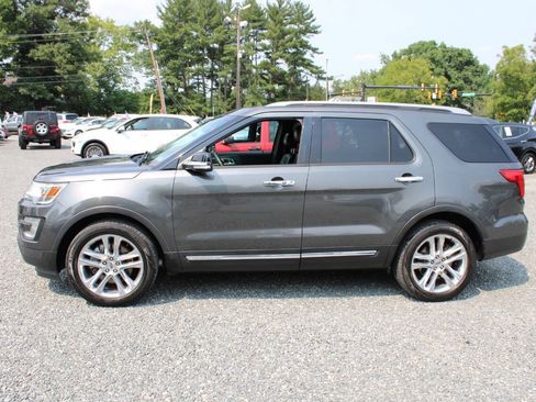 Used 2016 Ford Explorer XLT w/ Equipment Group 202A AWD/4WD image 10