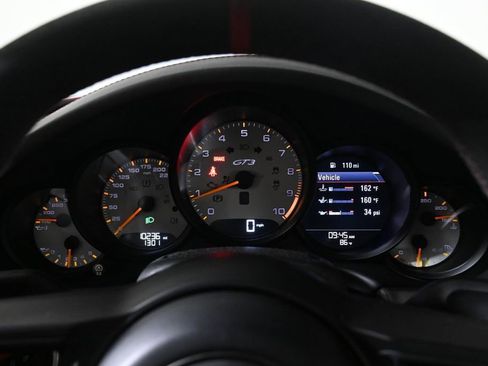 Certified 2018 Porsche 911 GT3 RWD image 13