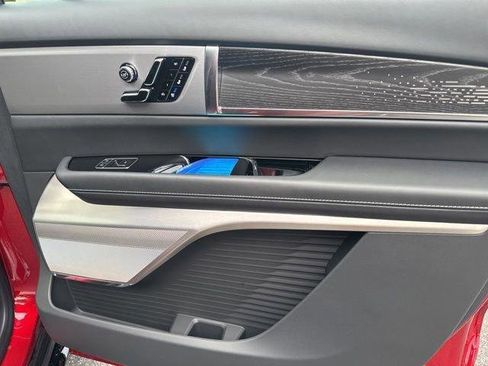 New 2026 Cadillac Vistiq Platinum image 27