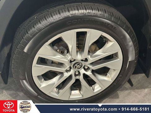 Certified 2022 Toyota RAV4 XLE Premium AWD/4WD image 8
