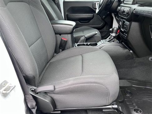 Used 2023 Jeep Wrangler Unlimited Sport image 17