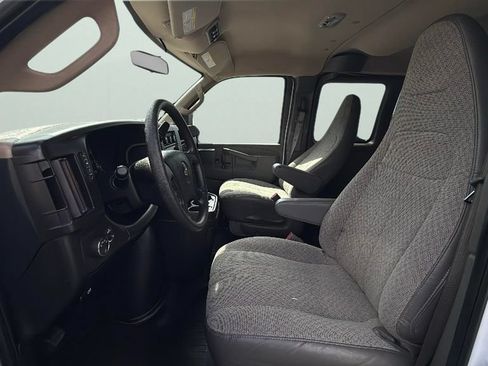 Used 2023 Chevrolet Express 3500 LS RWD image 17