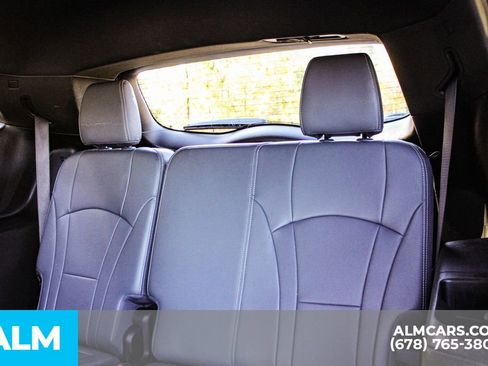 Used 2024 Buick Enclave Premium image 19