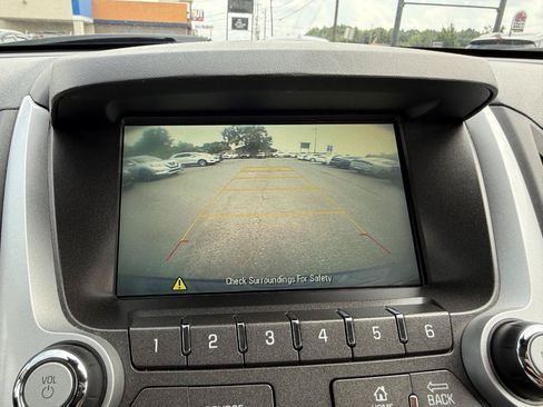 Used 2017 Chevrolet Equinox LT FWD image 17