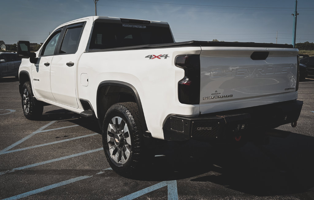 Used 2022 Chevrolet Silverado 2500 Custom w/ Custom Convenience Package AWD/4WD image 23