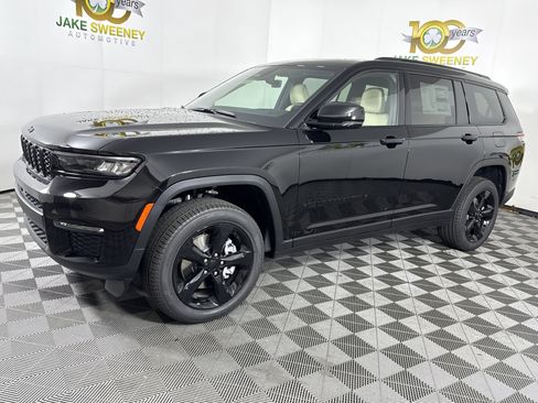 New 2025 Jeep Grand Cherokee L Limited w/ Black Appearance Package image 3