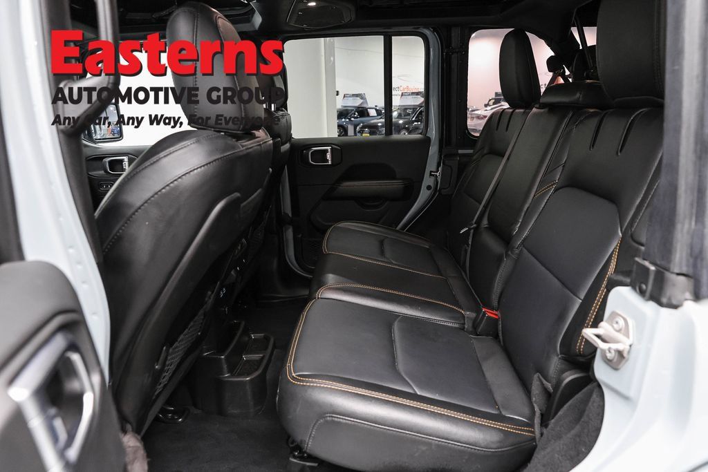 Used 2024 Jeep Wrangler Unlimited Sahara w/ Technology Group AWD/4WD image 22