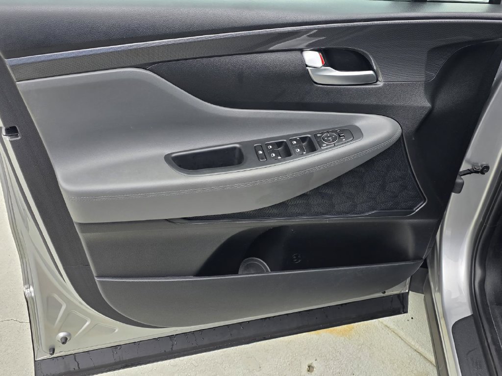 Used 2021 Hyundai Santa Fe SE FWD image 27