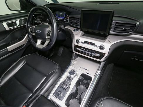 Used 2023 Ford Explorer XLT w/ Equipment Group 202A image 18