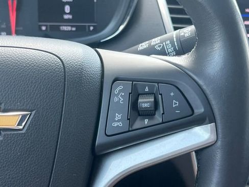 Used 2022 Chevrolet Trax LT w/ Redline Edition image 31