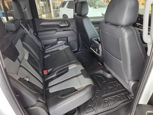 Used 2025 Chevrolet Silverado 1500 LTZ AWD/4WD image 18
