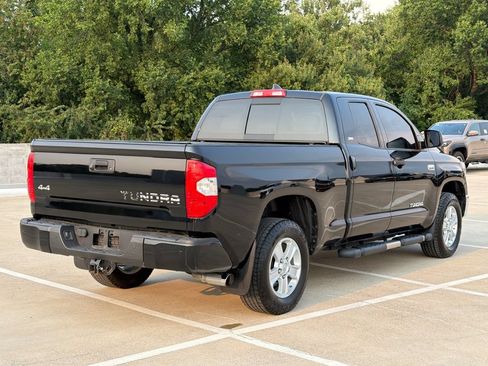 Used 2020 Toyota Tundra SR5 w/ SR5 Convenience Package AWD/4WD image 4