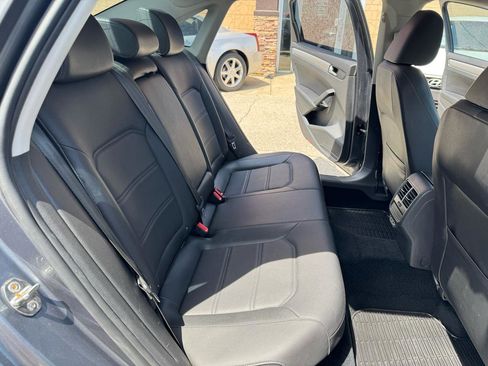 Used 2020 Volkswagen Passat 2.0T SE image 21