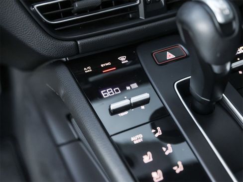 Used 2024 Porsche Macan S image 25