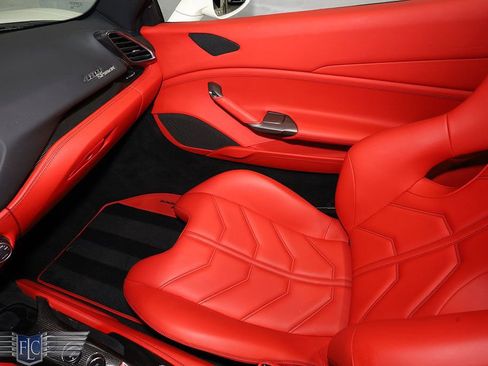 Used 2019 Ferrari 488 Spider image 28