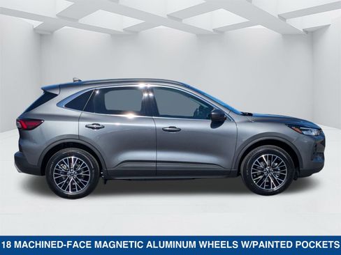 New 2026 Ford Escape SE FWD image 3