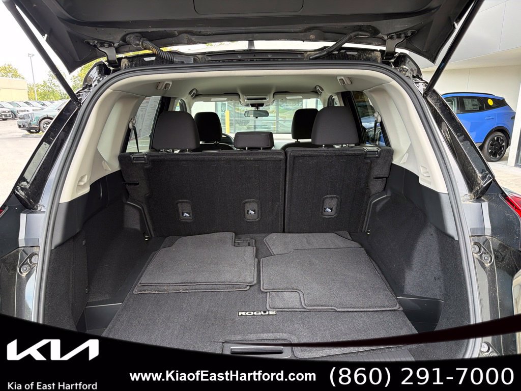 Used 2023 Nissan Rogue S AWD/4WD image 16