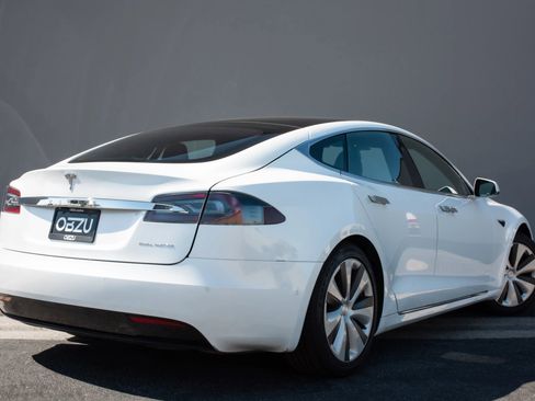 Used 2021 Tesla Model S Long Range Plus image 25